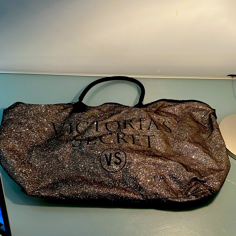 VICTORIA SECRET sparkling duffel bad